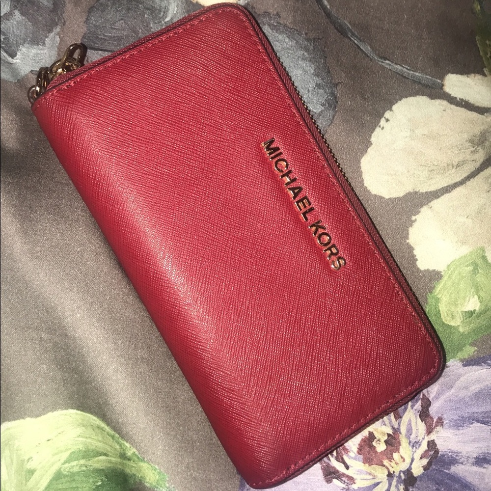 Used red micheal kors wallet
